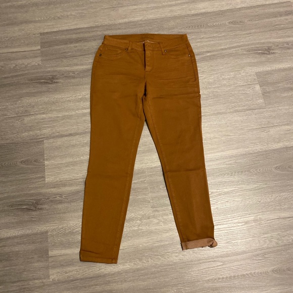 Women’s clothing - Picture 1 of 5